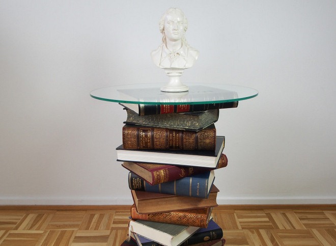 diy-side-table-made-from-old-books-tutor