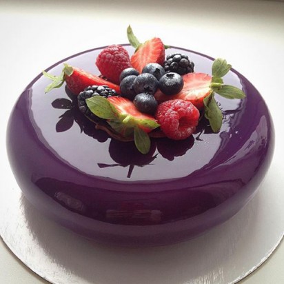 purple-forest-fruits-mirrored-glaze-cake-412x412