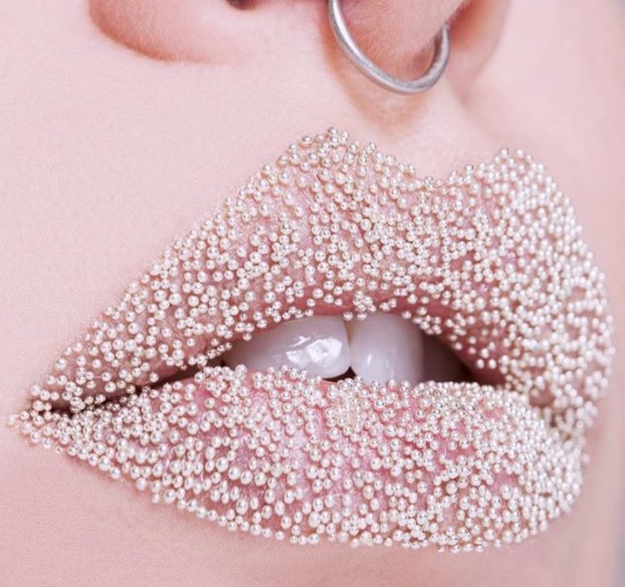 caviar-lips-novate3
